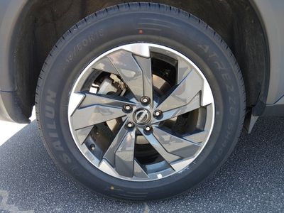 2025 Nissan Rogue — photo 10 view