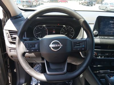 2025 Nissan Rogue — photo 12 view