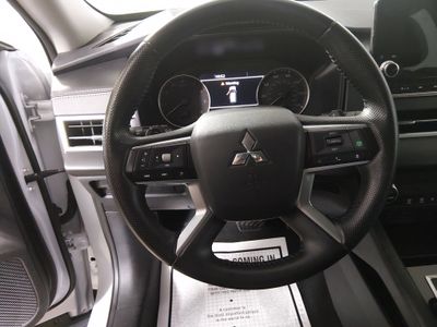 2024 Mitsubishi Outlander - Photo 12