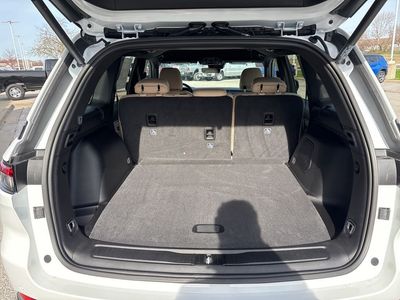2026 Jeep Grand Cherokee - Photo 3