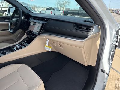 2026 Jeep Grand Cherokee - Photo 52