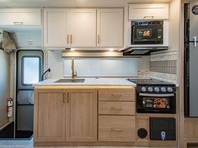 2026 Thor Motor Coach Chateau - Photo 14
