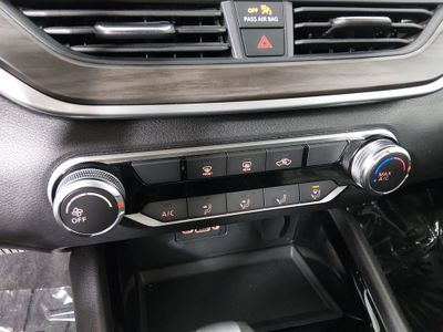 2024 Nissan Altima — photo 17 view