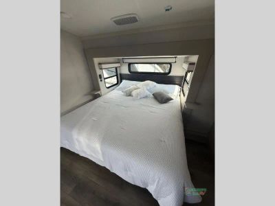 2027 Jayco North Point - Photo 28