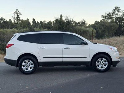 2011 Chevrolet Traverse — engine compartment view