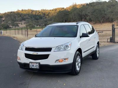 2011 Chevrolet Traverse — side profile view