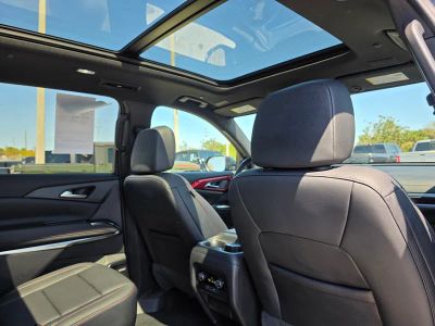 2024 Chevrolet Traverse — photo 12 view
