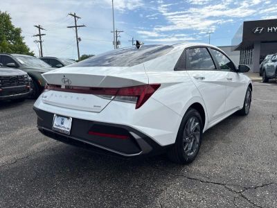 2026 Hyundai Elantra Hybrid - Photo 14