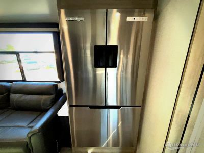 2022 Winnebago Voyage — photo 10 view