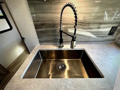 2022 Winnebago Voyage — photo 8 view