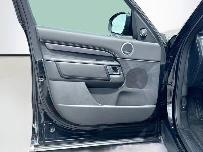 2025 Land Rover Discovery — photo 23 view