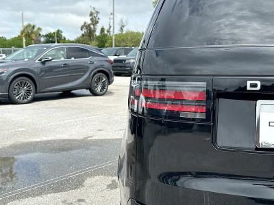 2025 Land Rover Discovery — photo 10 view