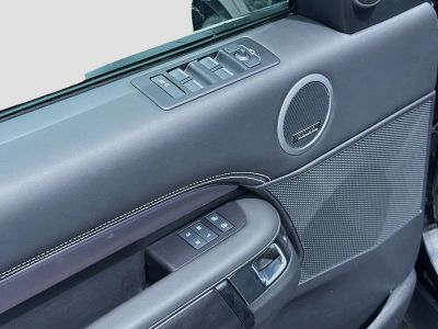 2025 Land Rover Discovery — photo 24 view
