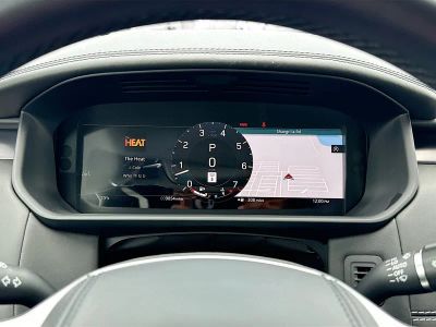 2025 Land Rover Discovery — photo 42 view