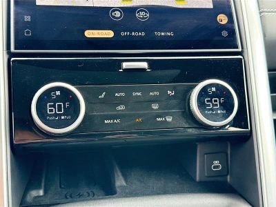 2025 Land Rover Discovery — photo 36 view
