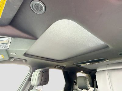 2025 Land Rover Discovery — photo 28 view