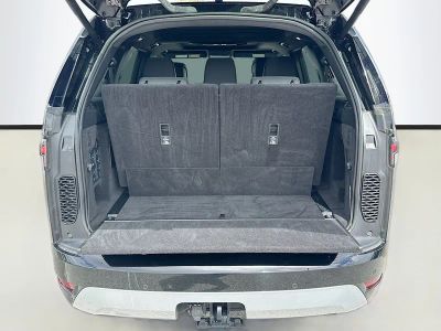 2025 Land Rover Discovery — photo 11 view