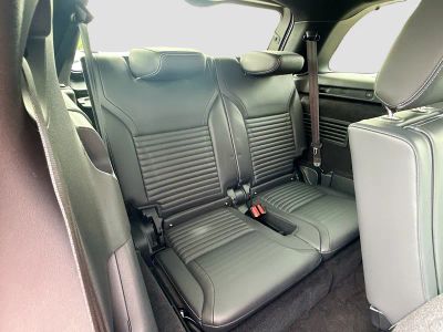2025 Land Rover Discovery — photo 21 view