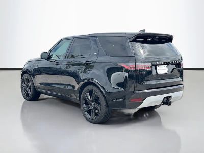2025 Land Rover Discovery — rear three-quarter view