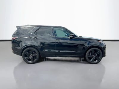 2025 Land Rover Discovery — engine compartment view