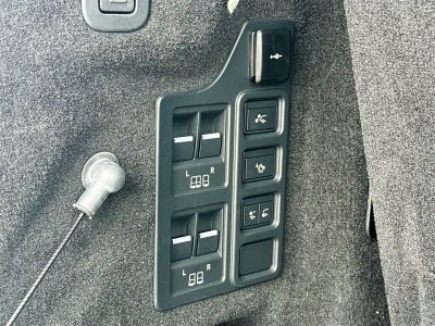 2025 Land Rover Discovery — photo 12 view