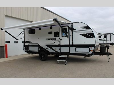 20 Tiffin Motorhomes Wayfarer XRW - Photo 3