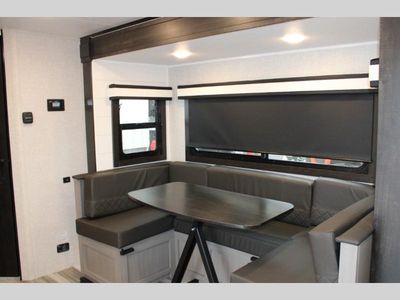 20 Tiffin Motorhomes Wayfarer XRW - Photo 6