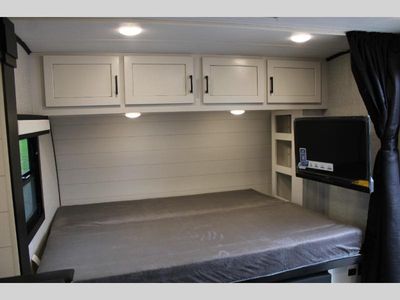 20 Tiffin Motorhomes Wayfarer XRW - Photo 9