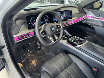 2025 BMW 7 Series — photo 21 view
