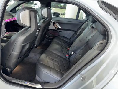 2025 BMW 7 Series — photo 16 view
