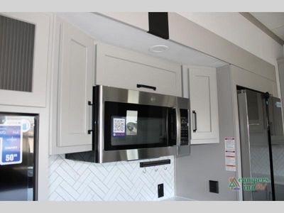 2025 Keystone RV Montana High Country - Photo 18