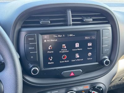 2024 Kia Soul LX - Photo 30