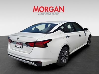 2025 Nissan Altima - Photo 2