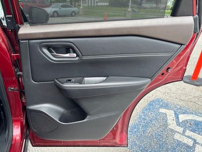 2023 Nissan Rogue — photo 37 view