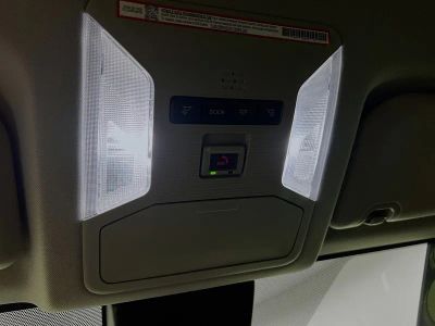 2025 Toyota RAV4 Hybrid — photo 18 view