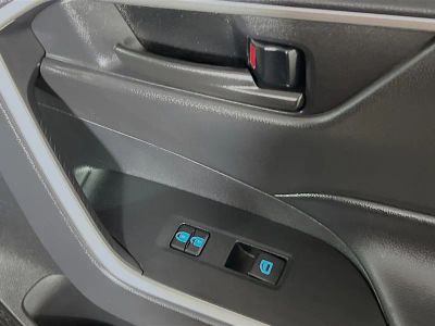 2025 Toyota RAV4 Hybrid — photo 29 view