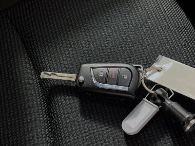 2025 Toyota RAV4 Hybrid — photo 33 view