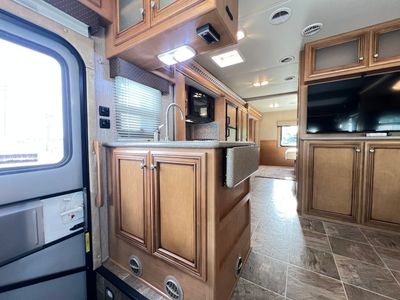 2017 Newmar BAY STAR SPORT - Photo 6