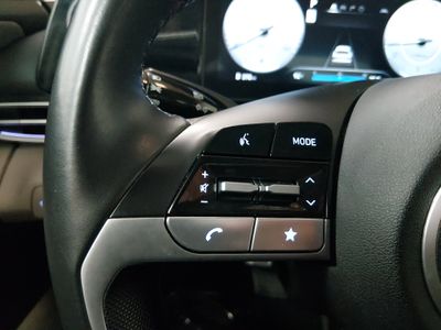 2024 Hyundai Elantra — photo 12 view