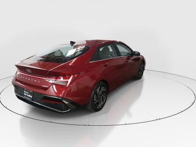 2024 Hyundai Elantra — photo 7 view