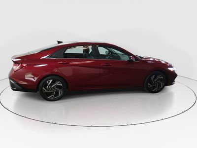 2024 Hyundai Elantra — photo 8 view