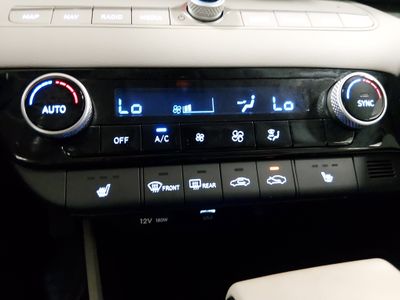2024 Hyundai Elantra — photo 18 view