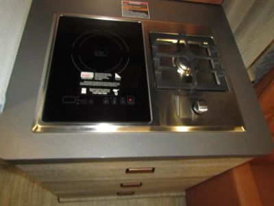 2025 Winnebago VIEW - Photo 11