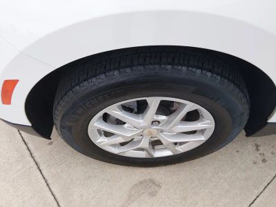 2024 Chevrolet Equinox — photo 10 view