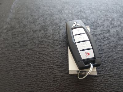 2024 Mitsubishi Outlander - Photo 15