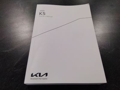 2023 Kia K5 - Photo 13
