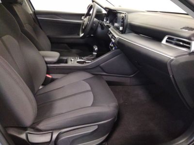 2023 Kia K5 - Photo 16