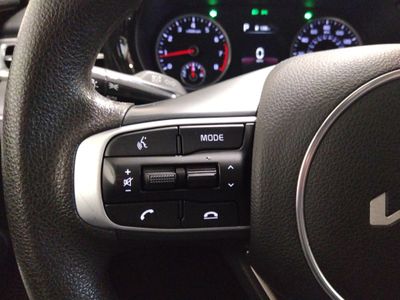 2023 Kia K5 - Photo 25