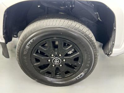 2024 Toyota Tacoma — photo 11 view