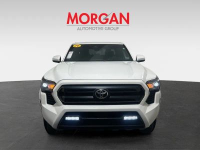 2024 Toyota Tacoma — photo 8 view